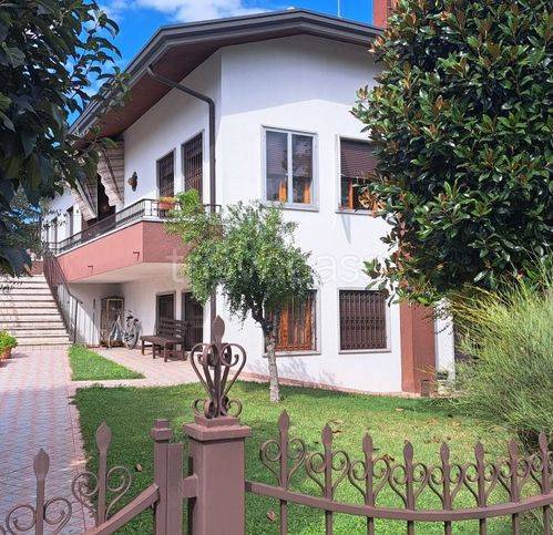 Villa in vendita a Padova via Augusto Ugolini 9 b