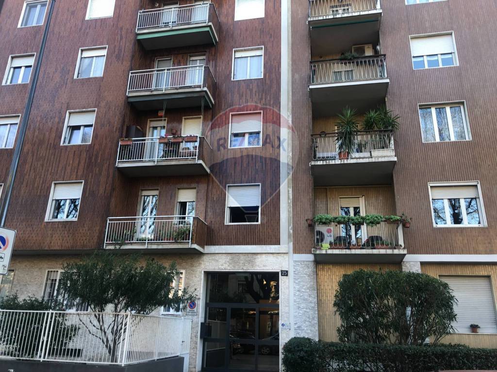Appartamento in vendita a Milano viale Paolo Onorato Vigliani, 25
