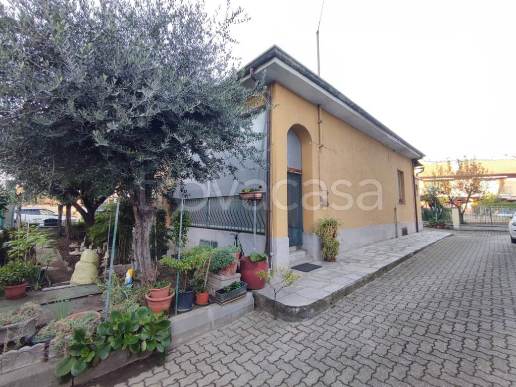 Villa in vendita a Grugliasco via Don Mario Caustico