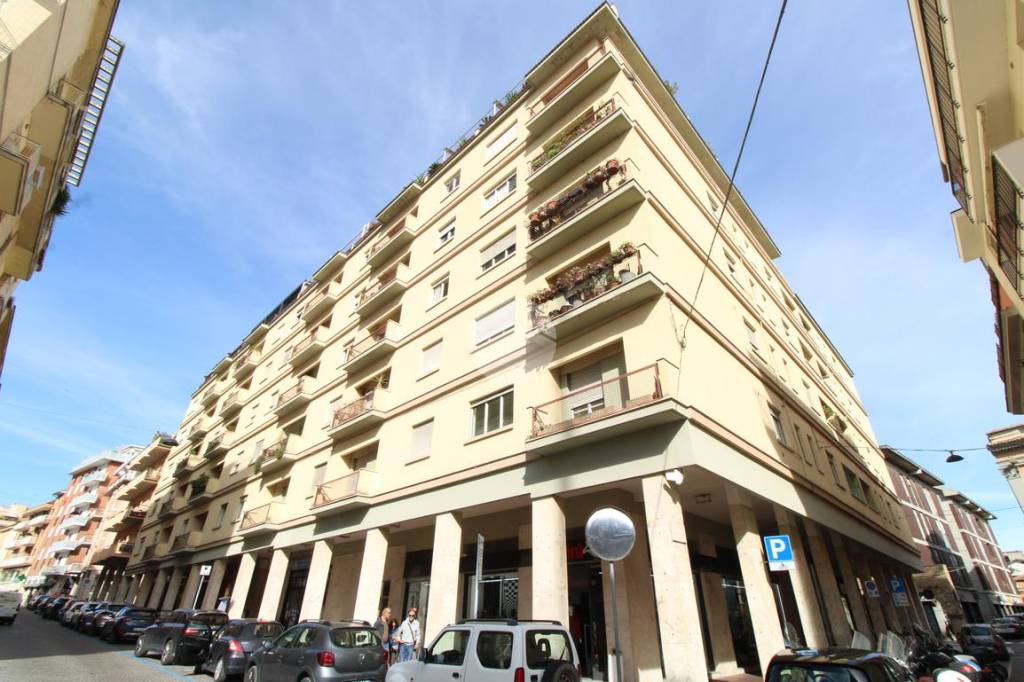 Appartamento in vendita a Teramo via Domenico Cirillo, 6