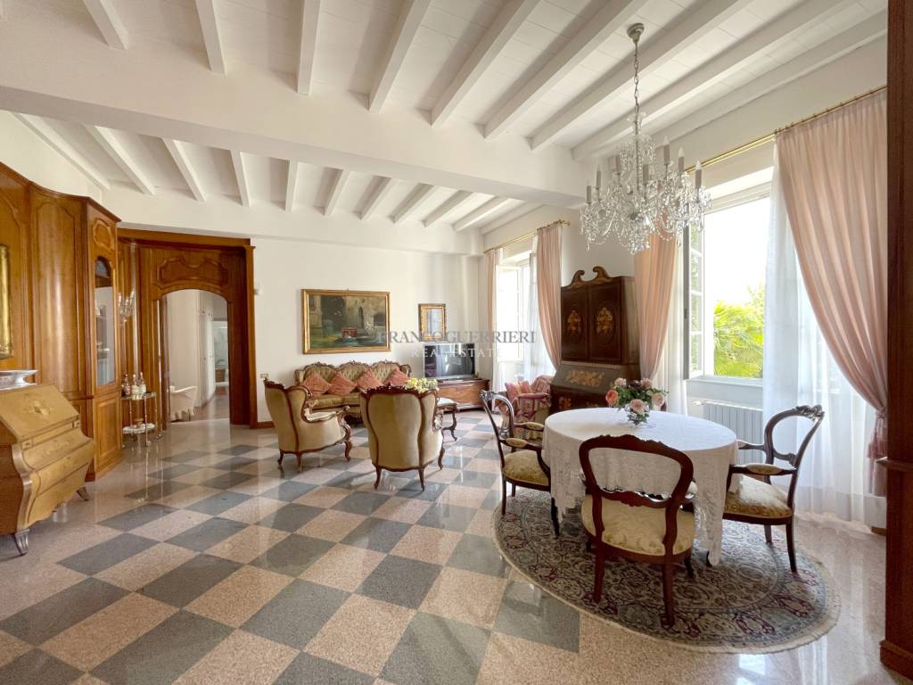 Appartamento in vendita a Merate via Sant'Ambrogio