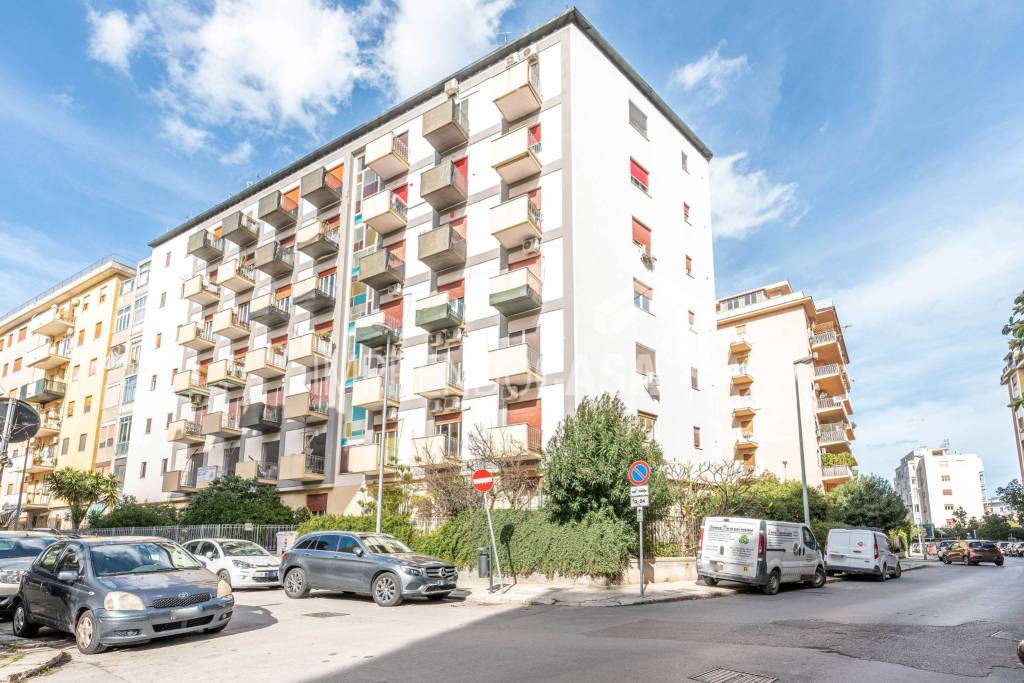 Appartamento in vendita a Palermo via Tevere, 24