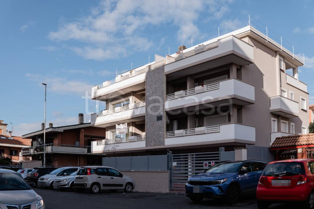 Appartamento in vendita a Roma via del Campo, 45