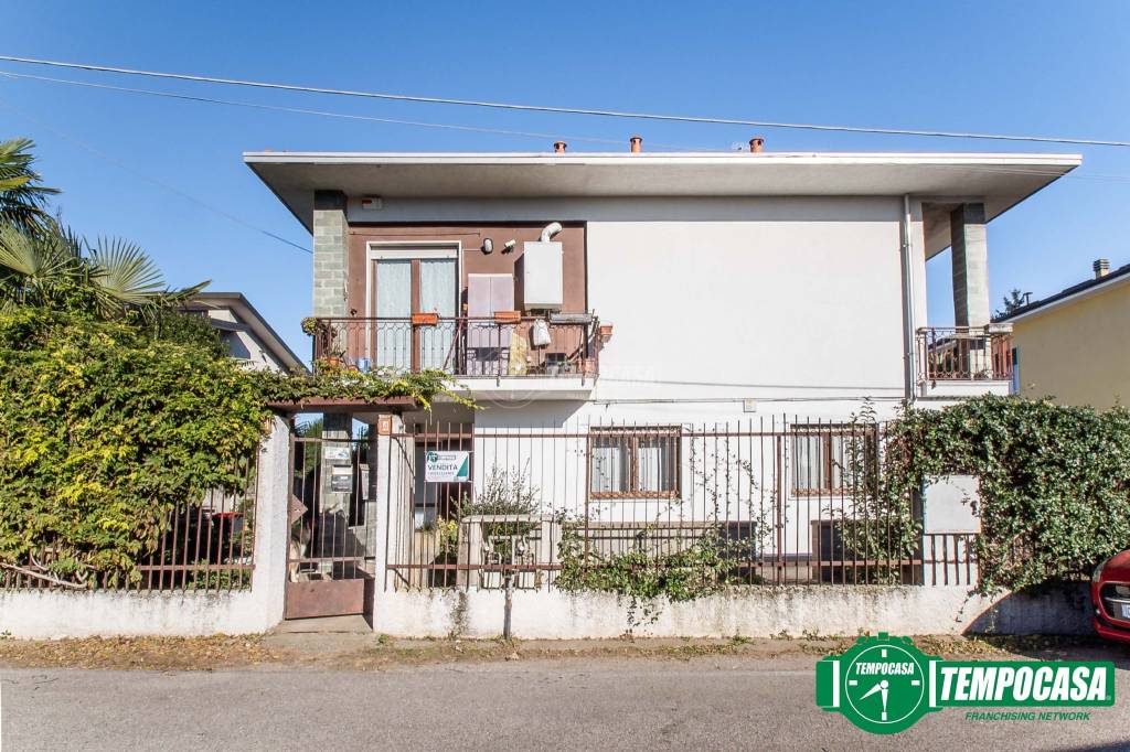 Villa in vendita a Cerro Maggiore via Ghiringhelli 4