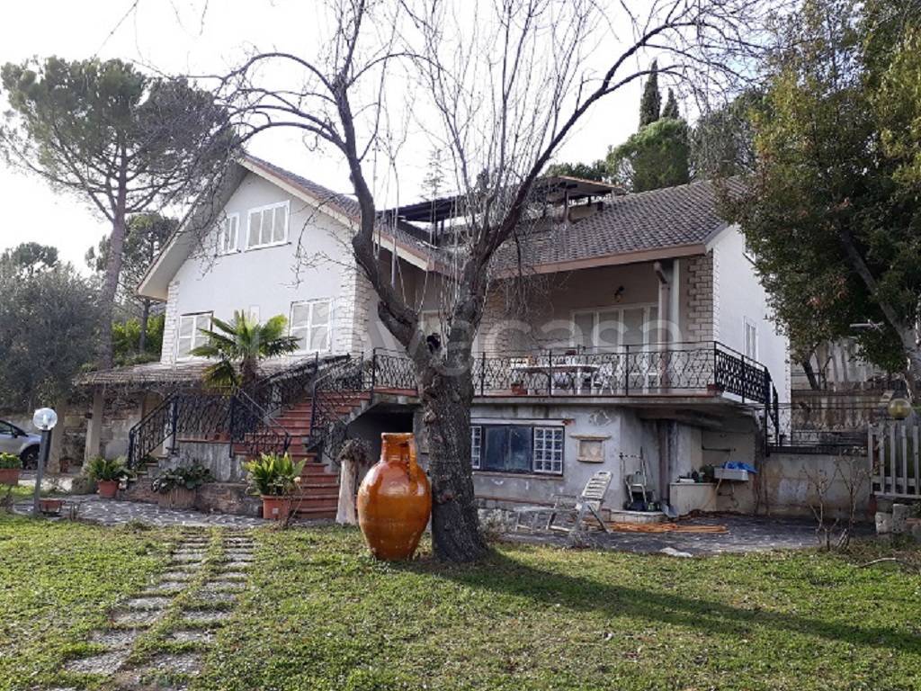 Villa in vendita a Teramo contrada Scapriano Basso