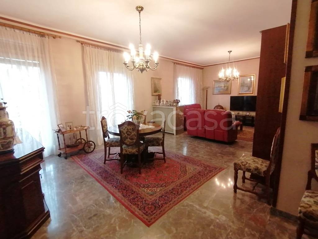 Appartamento in vendita a Vigevano via del Carmine, 2