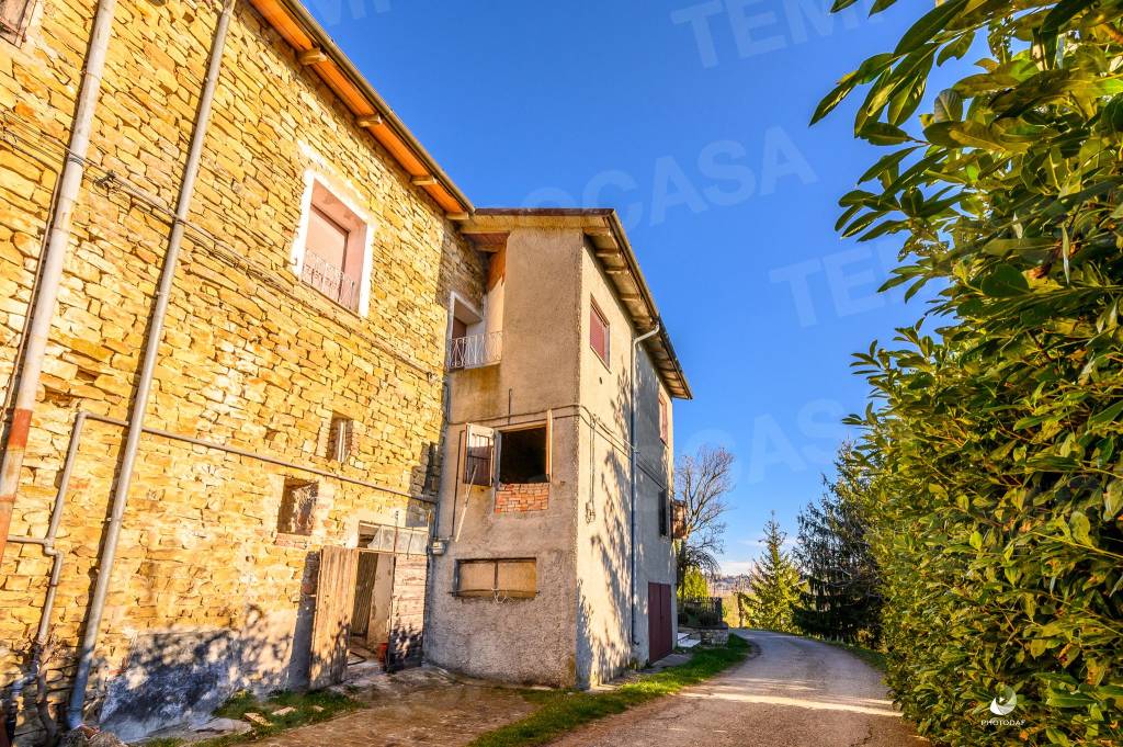 Casa Indipendente in vendita a Serramazzoni via Bastiglia 438
