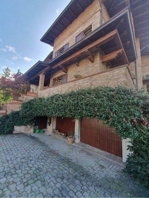 Villa Bifamiliare in vendita a Castelnuovo Rangone