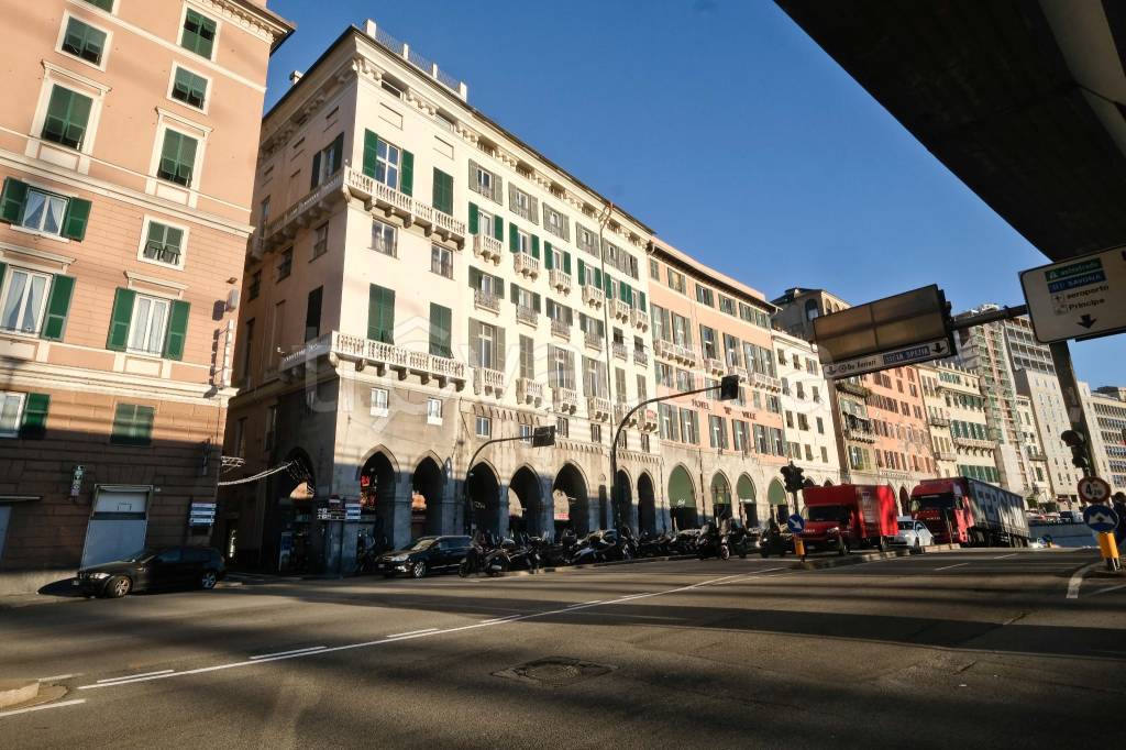 Appartamento in vendita a Genova via di Sottoripa