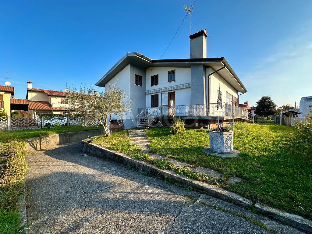 Villa in vendita a Martignacco via Nogaredo