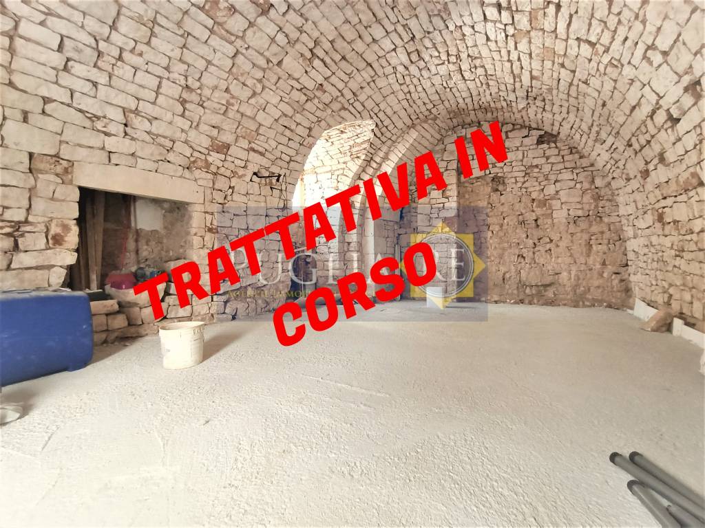Rustico in vendita a Castellana Grotte via Filippo Corridoni