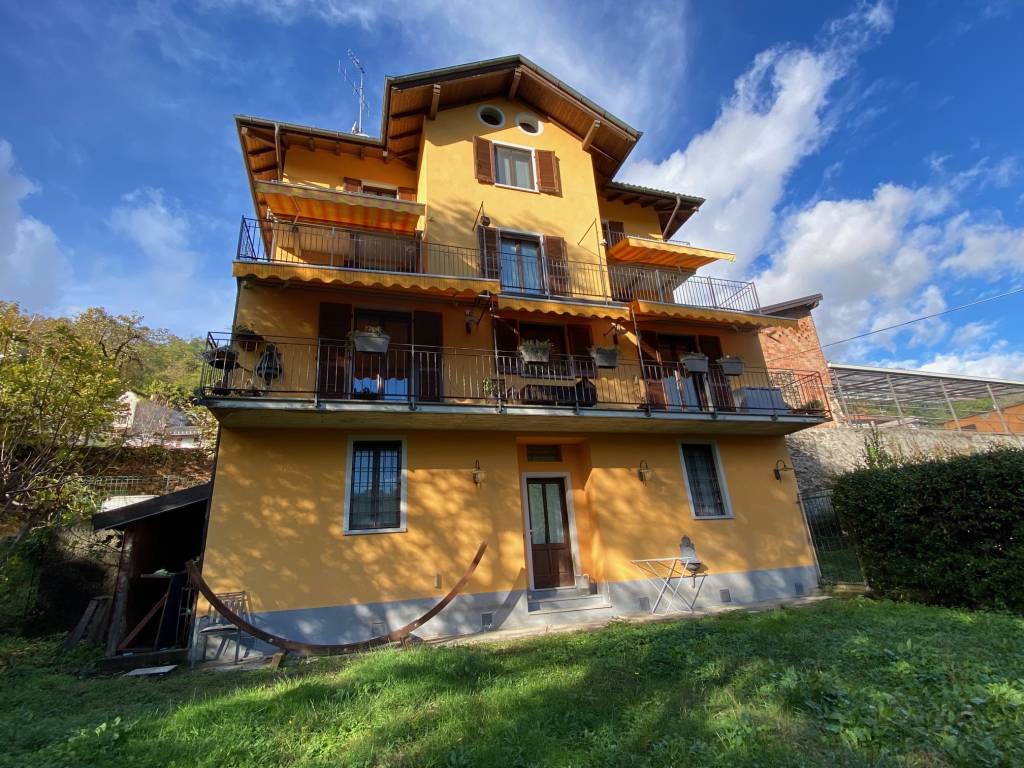 Villa in vendita a Cossogno piazza Airola