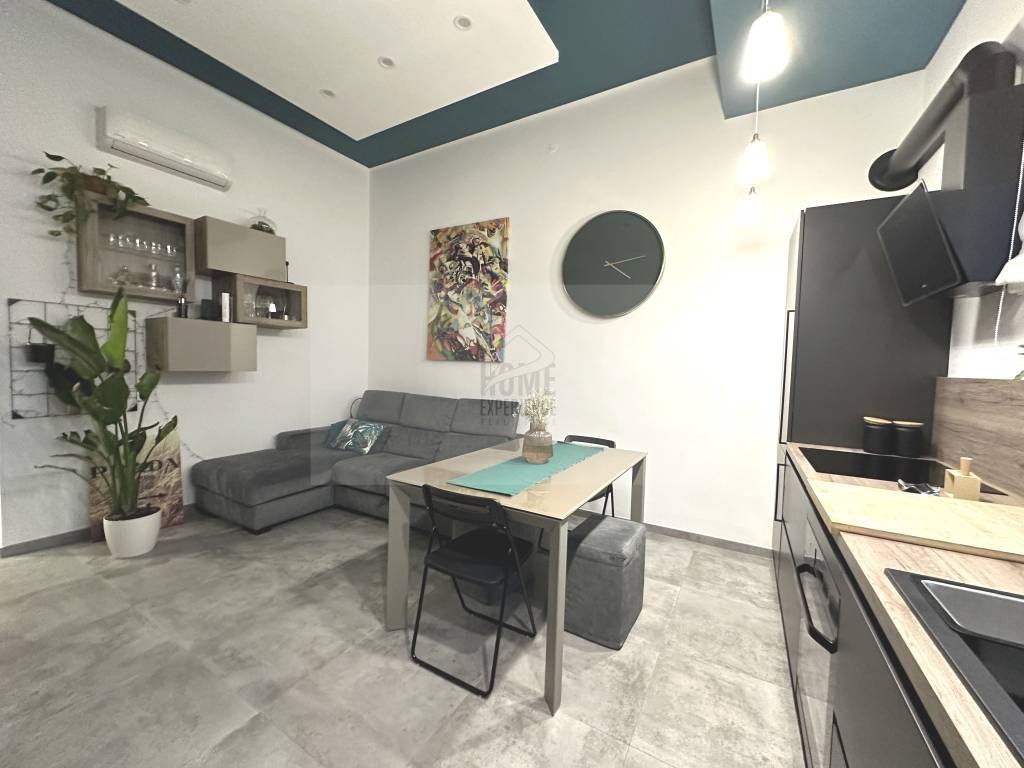Appartamento in vendita a Milano via Gaetano Strambio, 21