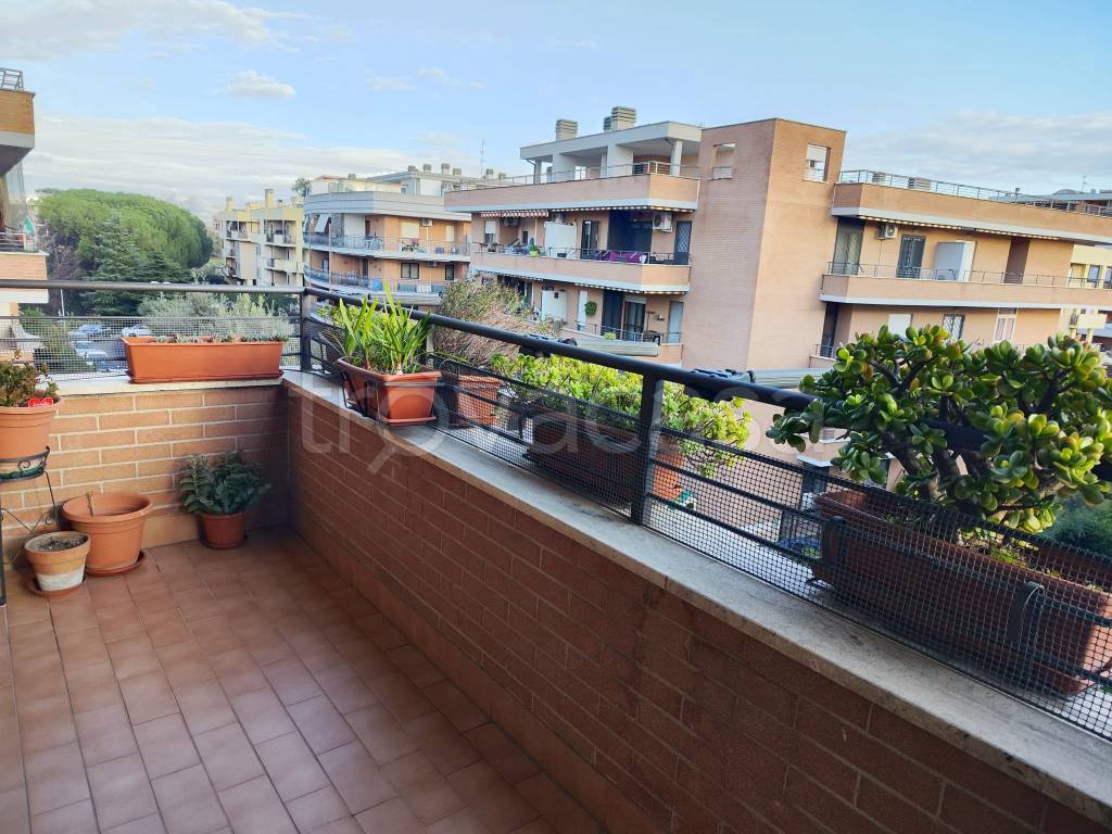 Appartamento in vendita a Roma via Giuseppe De Piro, 22