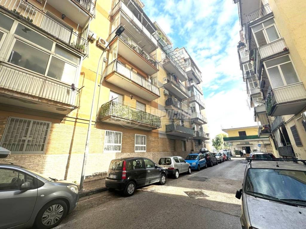 Appartamento in vendita a Giugliano in Campania via Arturo Labriola