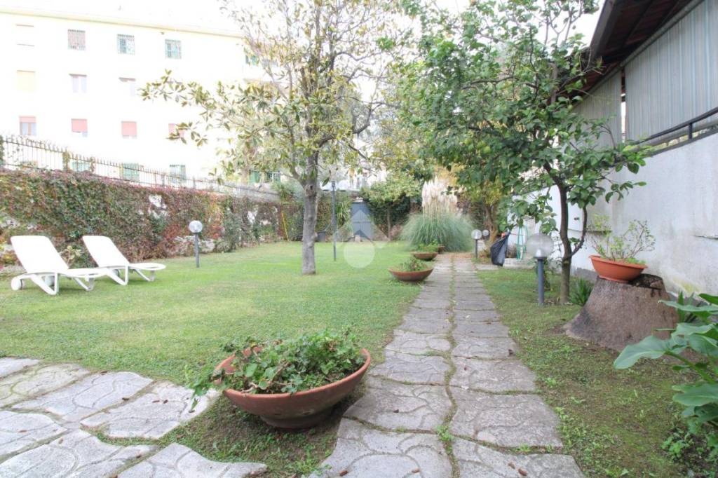 Villa in vendita a Napoli via Privata detta Scippa, 27