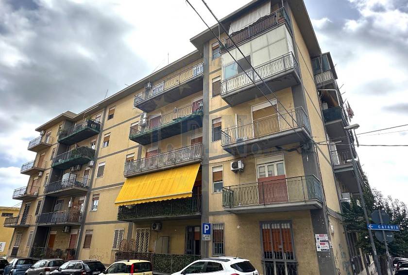 Appartamento in vendita a Gravina di Catania via Vitaliano Brancati