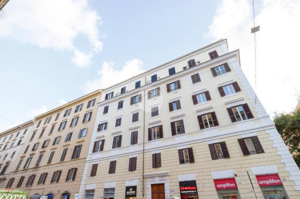 Appartamento in vendita a Roma via Candia