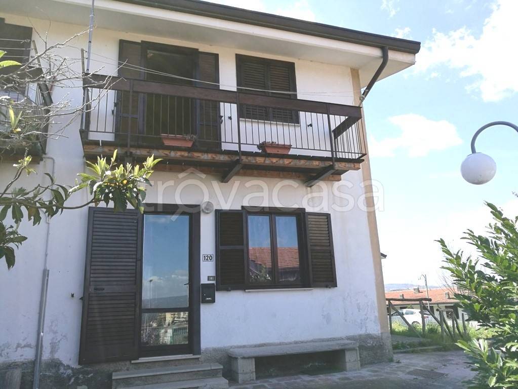 Villa a Schiera in vendita a San Mango sul Calore villaggo Lario
