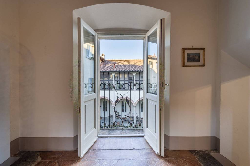 Villa in vendita a Besozzo via Sant'Antonio