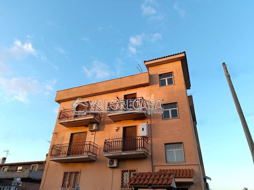Appartamento in vendita a Roma via Borghesiana, 150