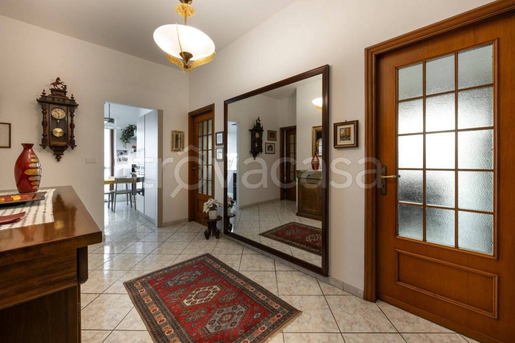Appartamento in vendita a Moncalieri via Antonio Gramsci, 8