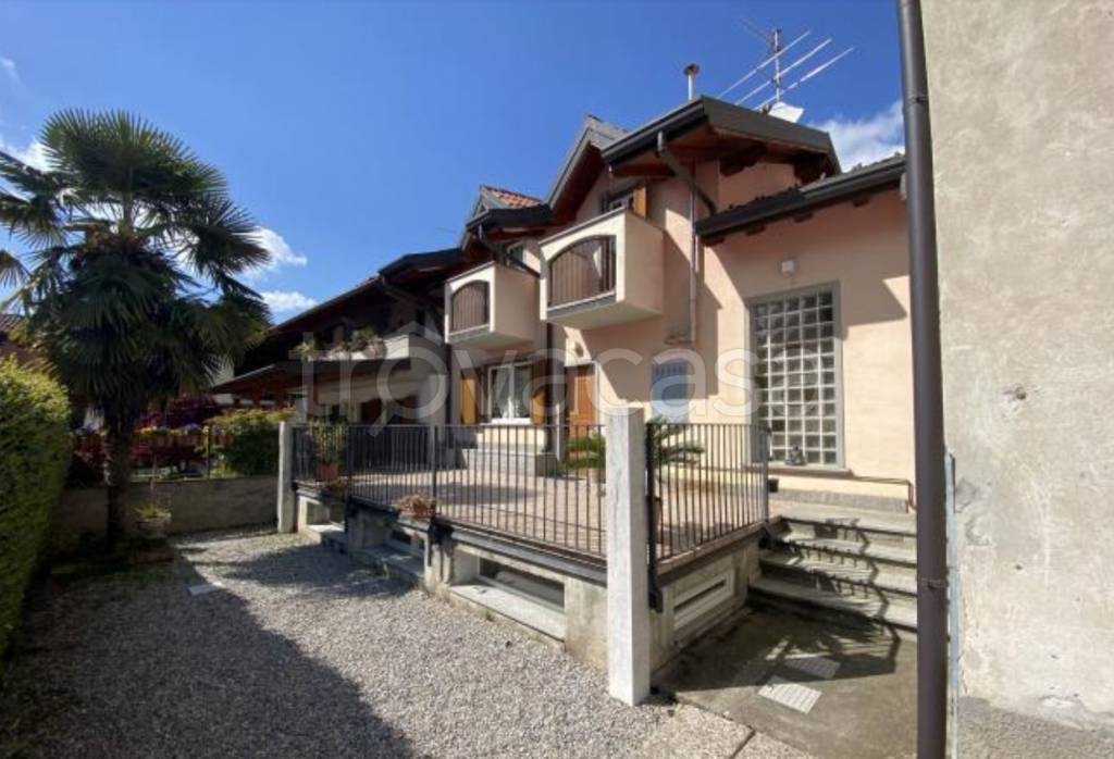 Villa a Schiera all'asta a Verdello via Giuseppe Garibaldi, 19