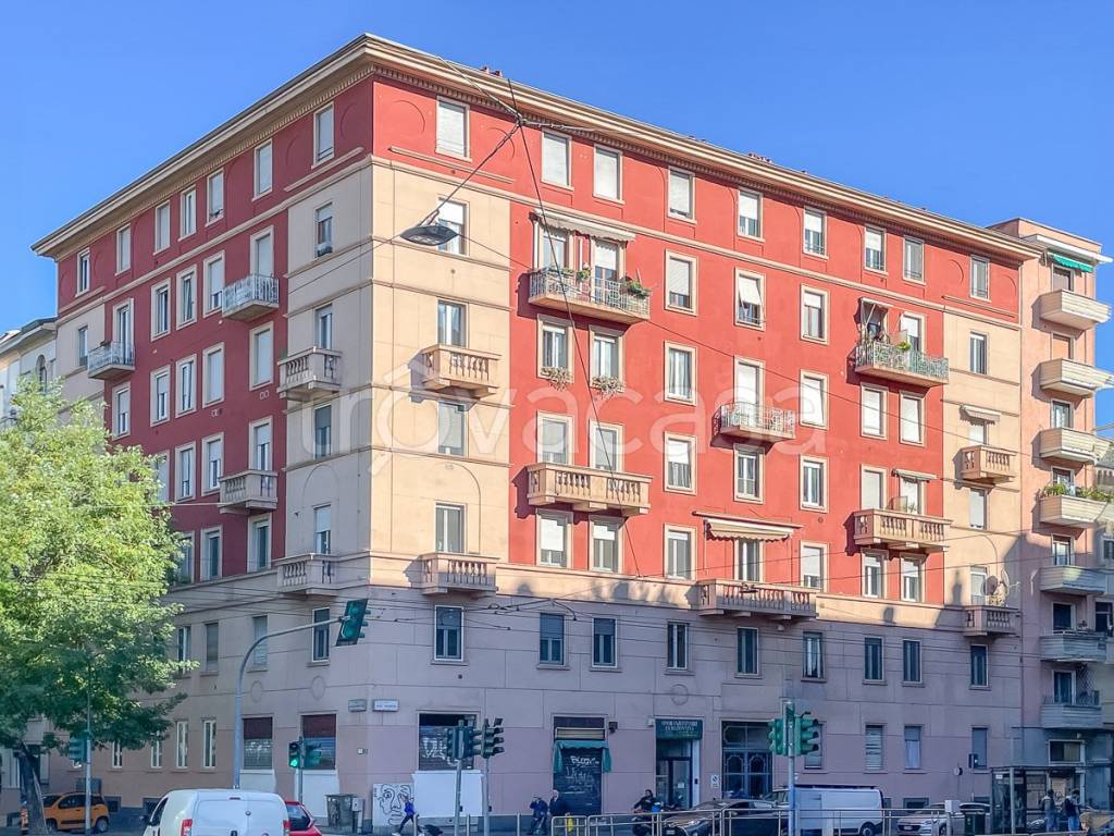 Appartamento in vendita a Milano via Mac Mahon, 40