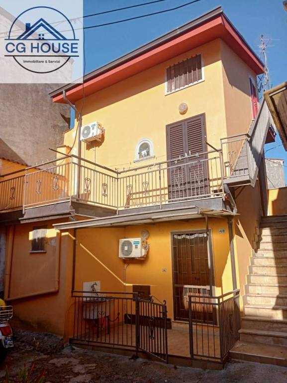 Appartamento in vendita a Moschiano via Umberto Nobile