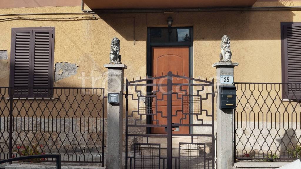 Appartamento in vendita a Fara in Sabina via Giacomo Matteotti