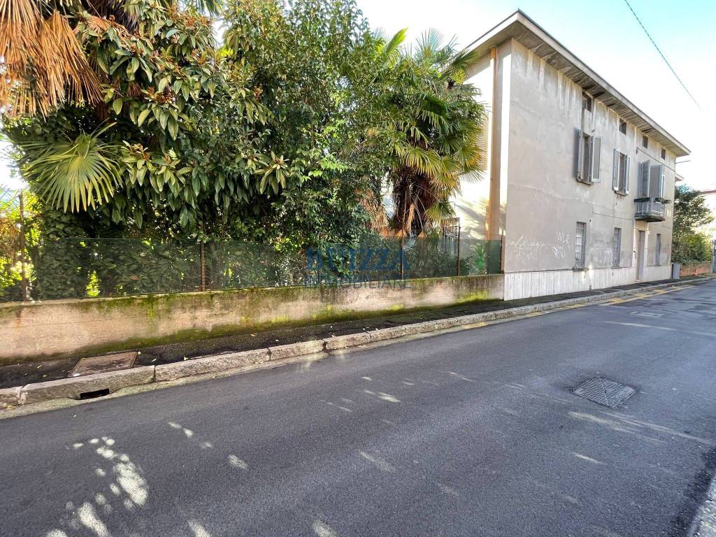 Casa Indipendente in vendita a Brescia via Sicilia