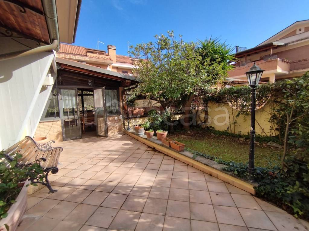 Villa Bifamiliare in vendita a Ciampino via Firenze
