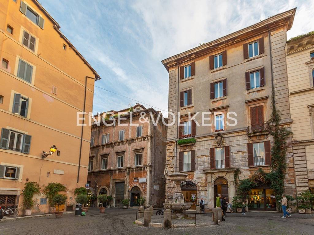Appartamento in vendita a Roma via dei Coronari
