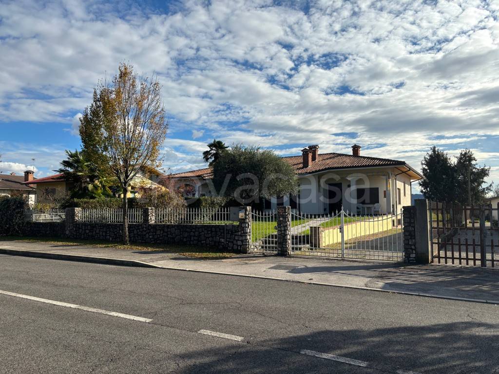 Villa Bifamiliare in vendita a Moraro via Goffredo Mameli, 29