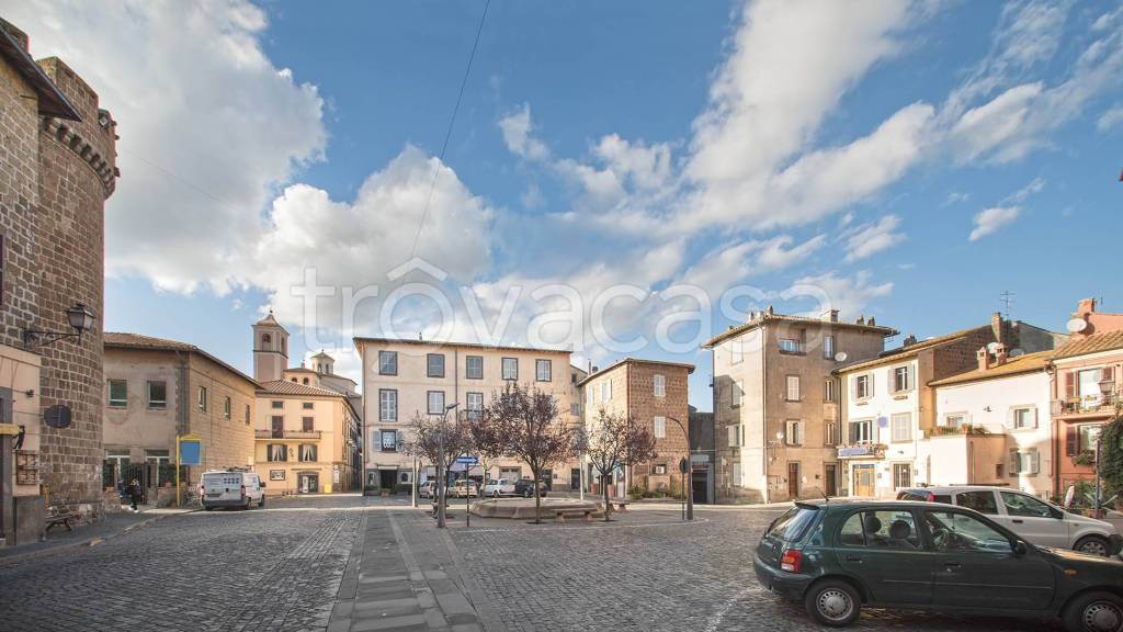 Appartamento in vendita a Vetralla piazza della Rocca