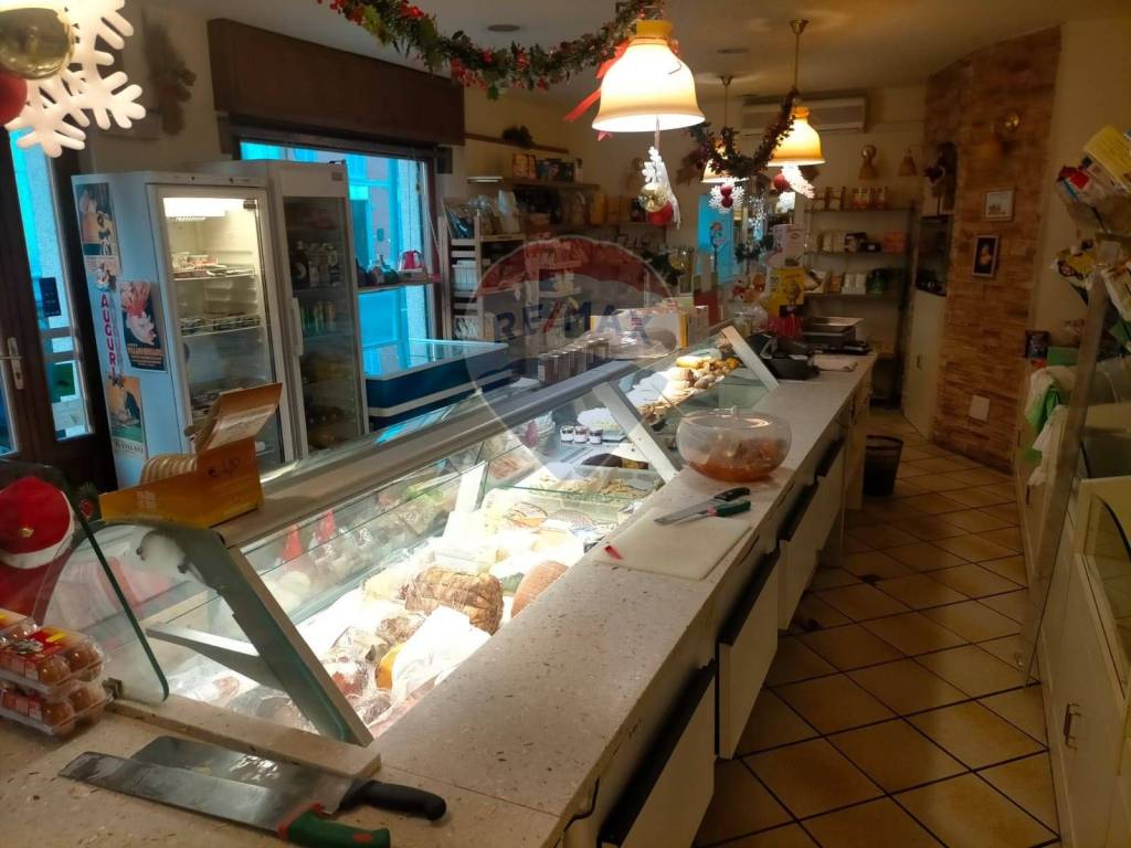 Negozio Alimentare in vendita a Corvino San Quirico via Emilia, 25