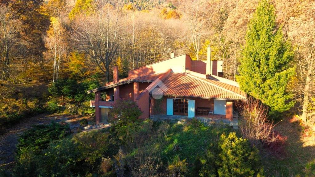 Villa in vendita a Val della Torre via Bussoneis, 35