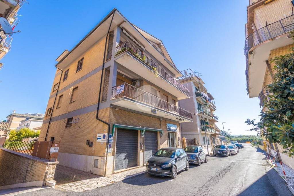 Appartamento in vendita a Guidonia Montecelio via Mario Tadini, 11