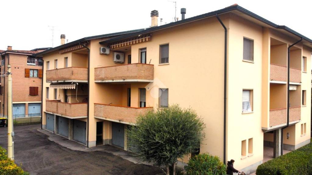 Appartamento in vendita a Reggio nell'Emilia via Chiessi, 7