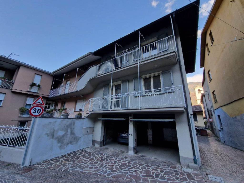 Casa Indipendente in vendita a Cosio Valtellino via Brugnini