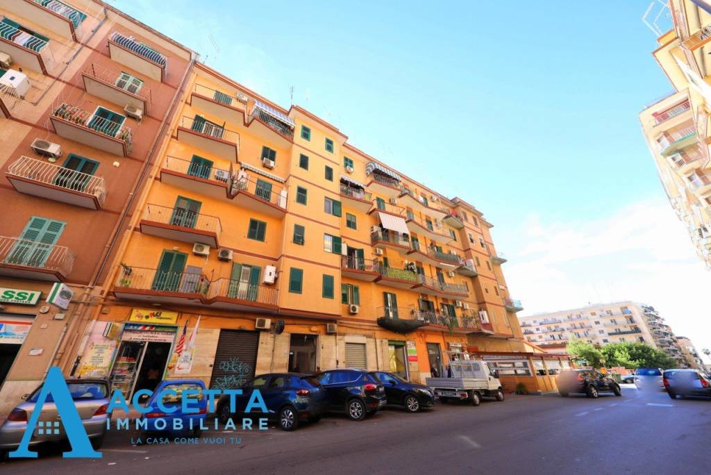 Appartamento in vendita a Taranto via Umbria, 85