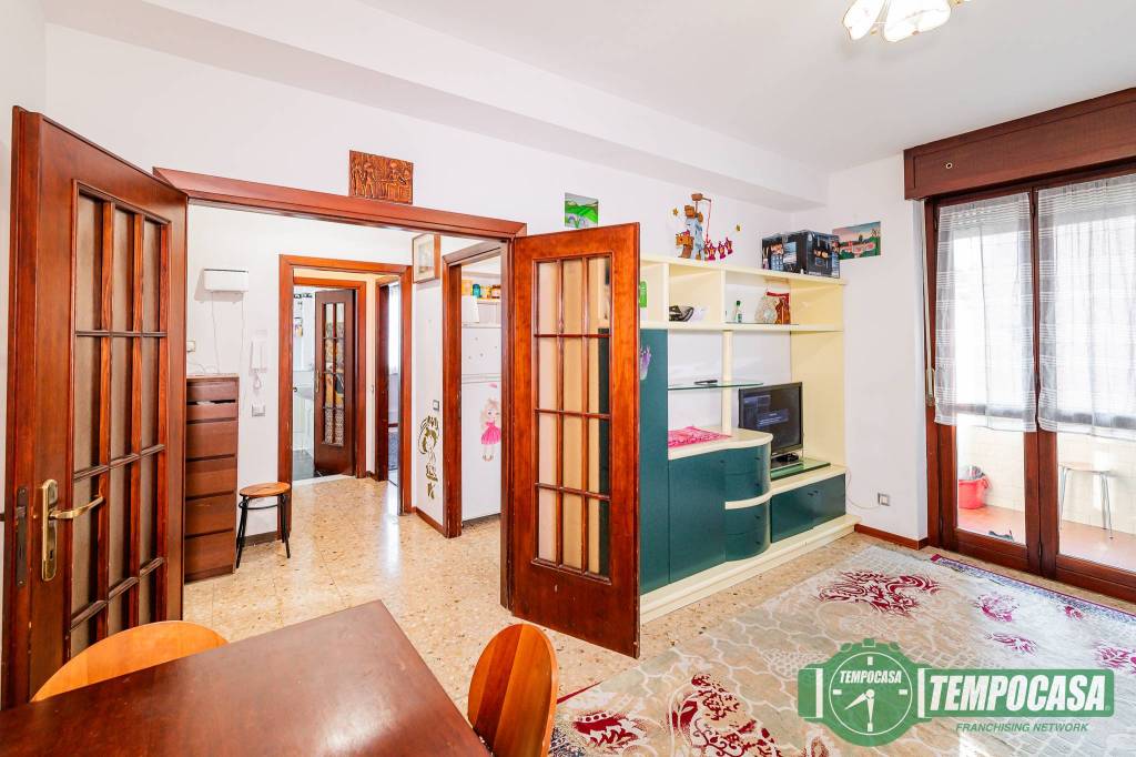 Appartamento in vendita a San Giuliano Milanese via Francesco Baracca, 3