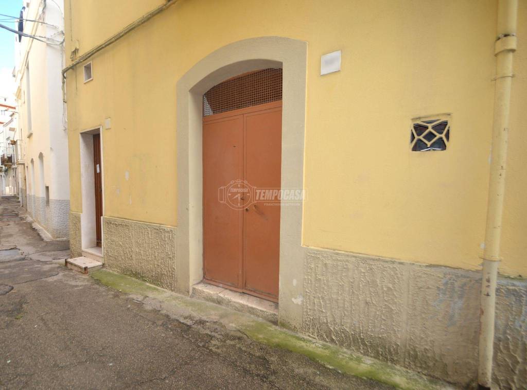 Casa Indipendente in vendita a Gioia del Colle via Emanuele De Deo