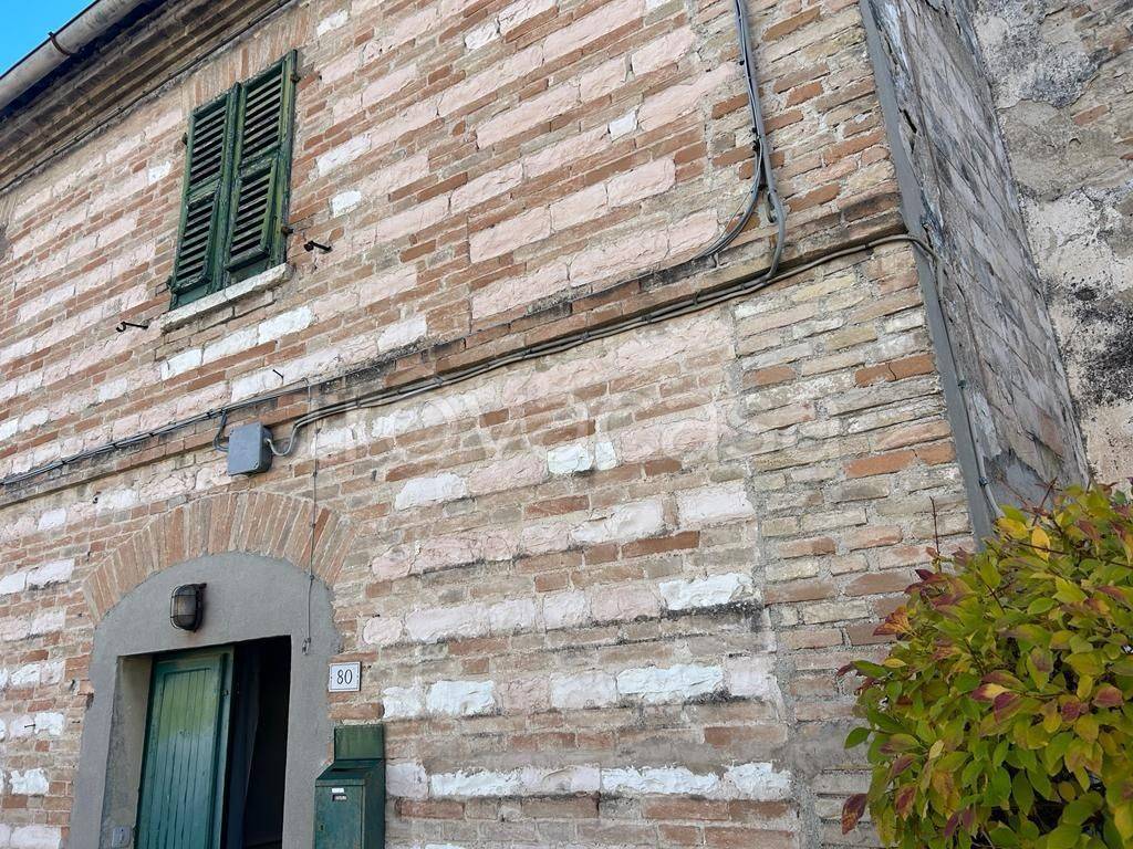 Casa Indipendente in in vendita da privato a Colli al Metauro via Flaminia, 80 82