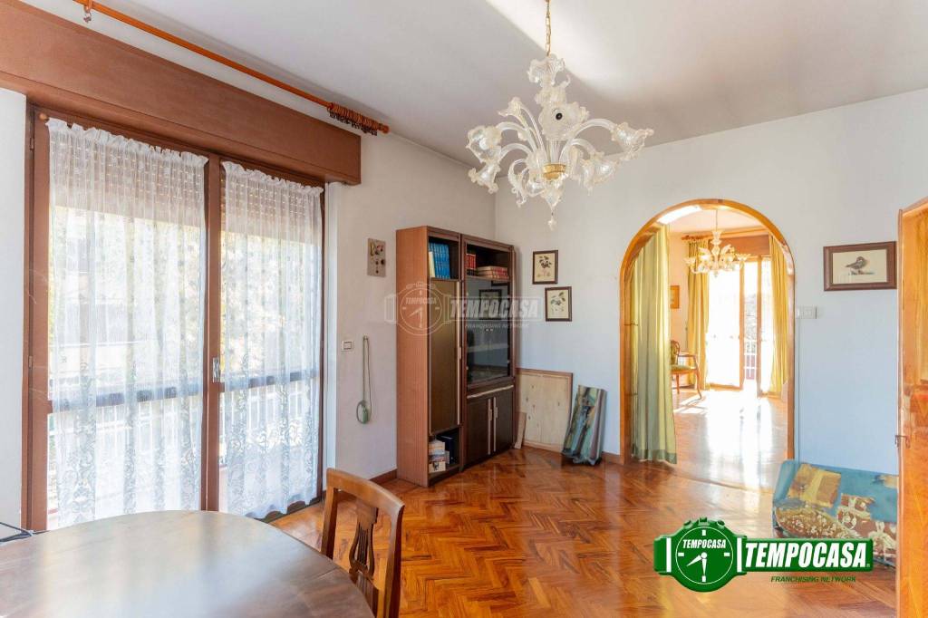 Villa Bifamiliare in vendita a Vedano al Lambro via Europa