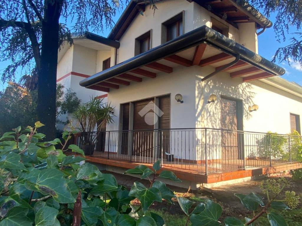 Villa in vendita a Montegrotto Terme via Marziale, 2