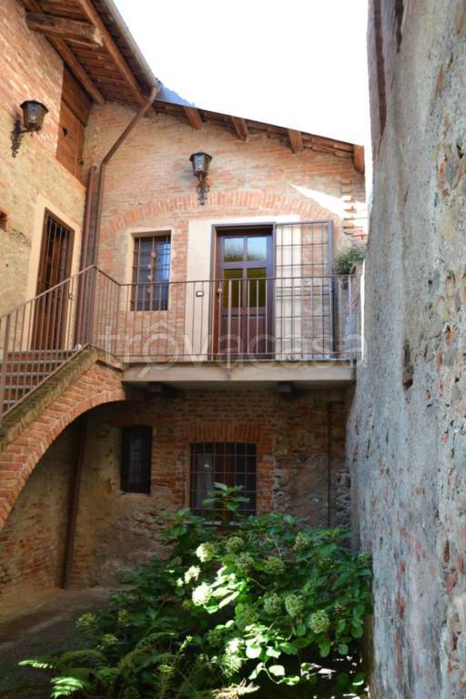 Appartamento in in vendita da privato a Romano Canavese via Santa Teresina, 32