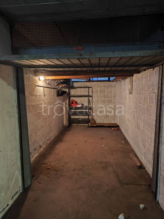Garage in vendita a Roma via Marino Ghetaldi, 65