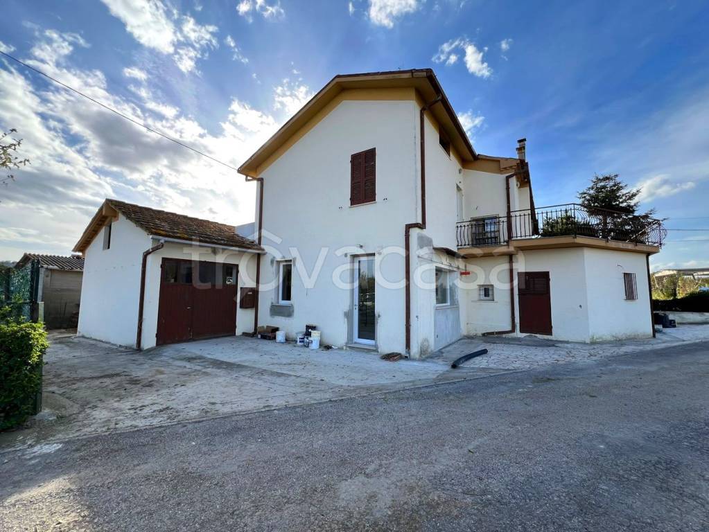 Villa a Schiera in vendita a Montelabbate via Lunga