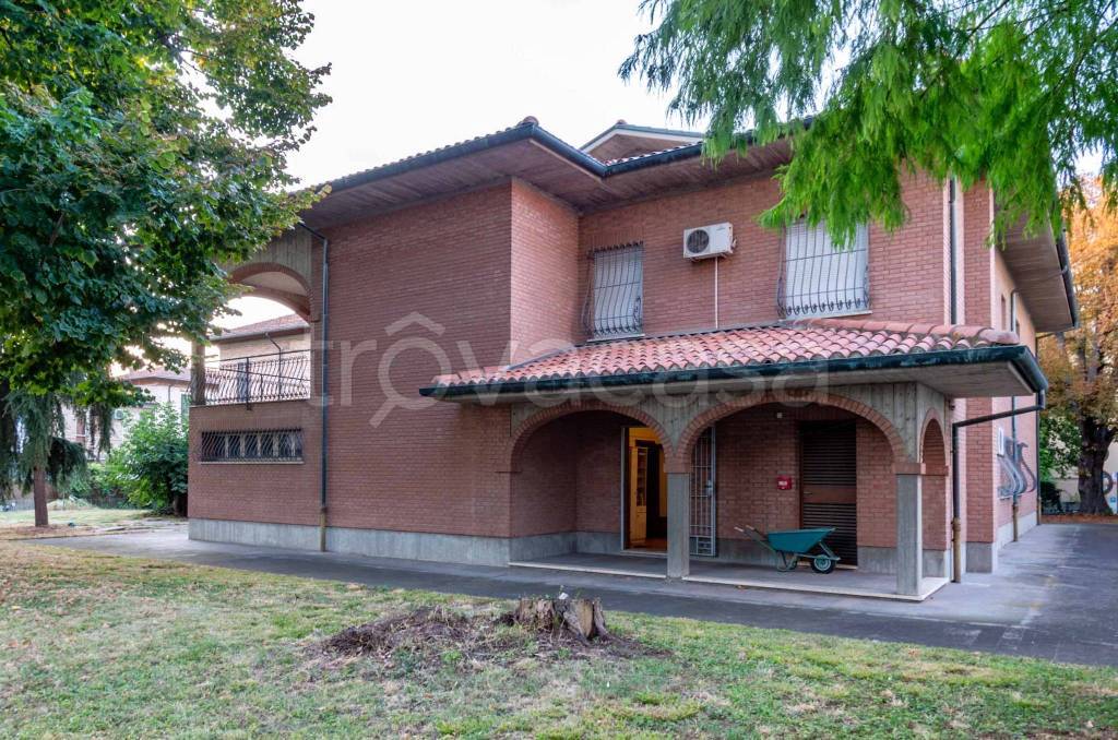 Villa in vendita a Ravenna via Luigi Rossini